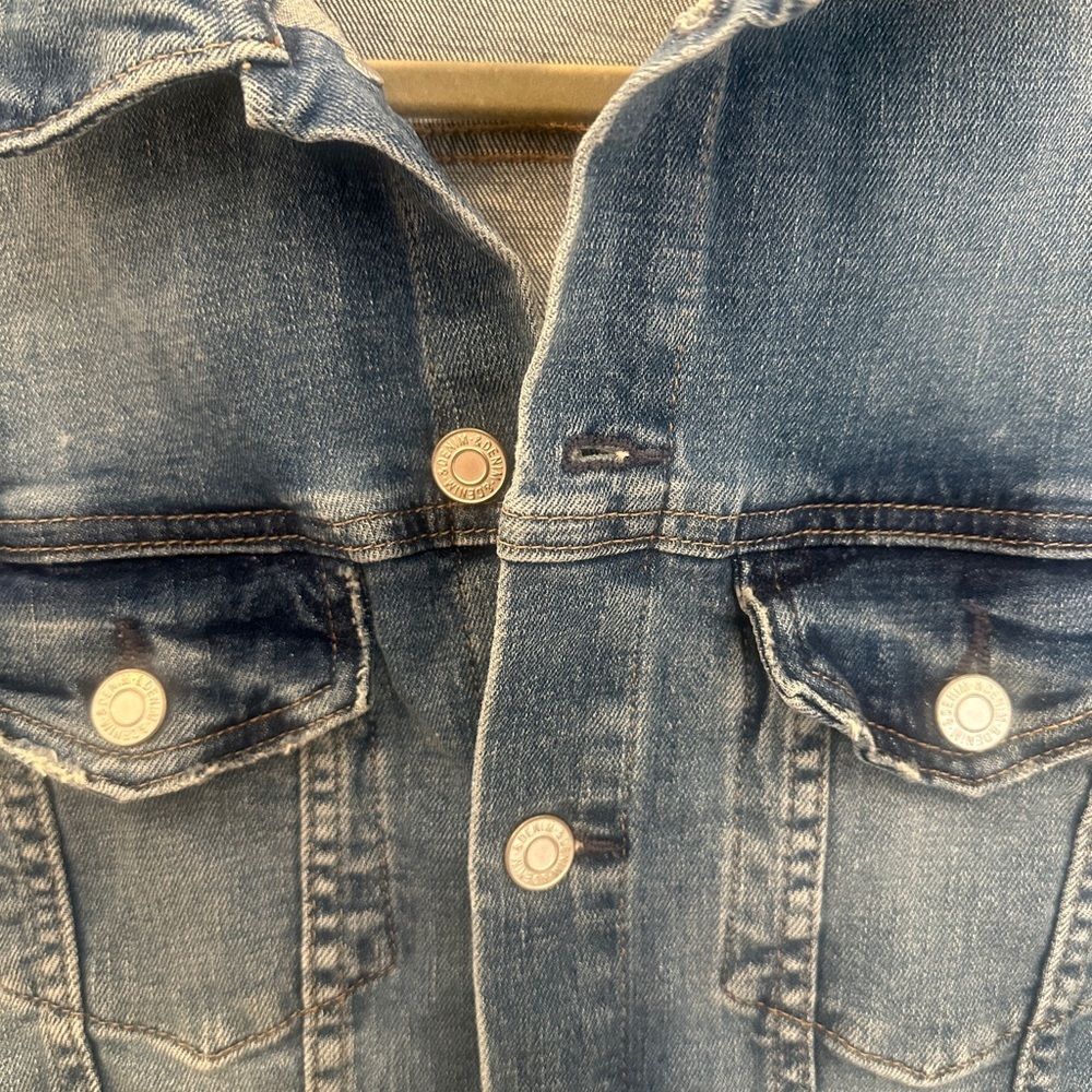 &Denim Blue Denim Jacket / size 6 / fitted style - Picture 2 of 4